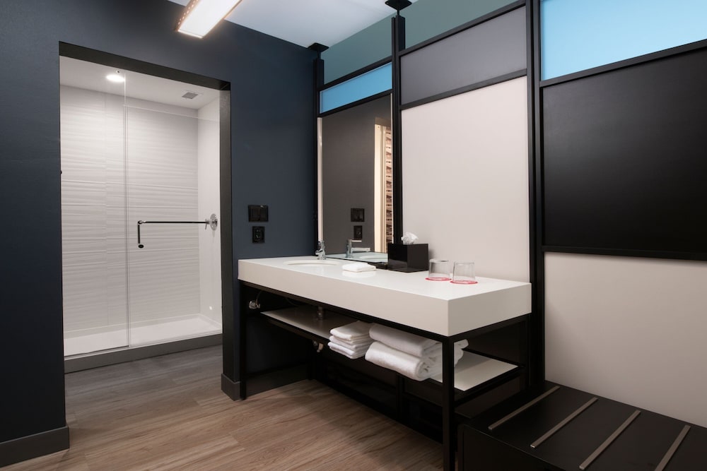 Aloft McAllen 38/41