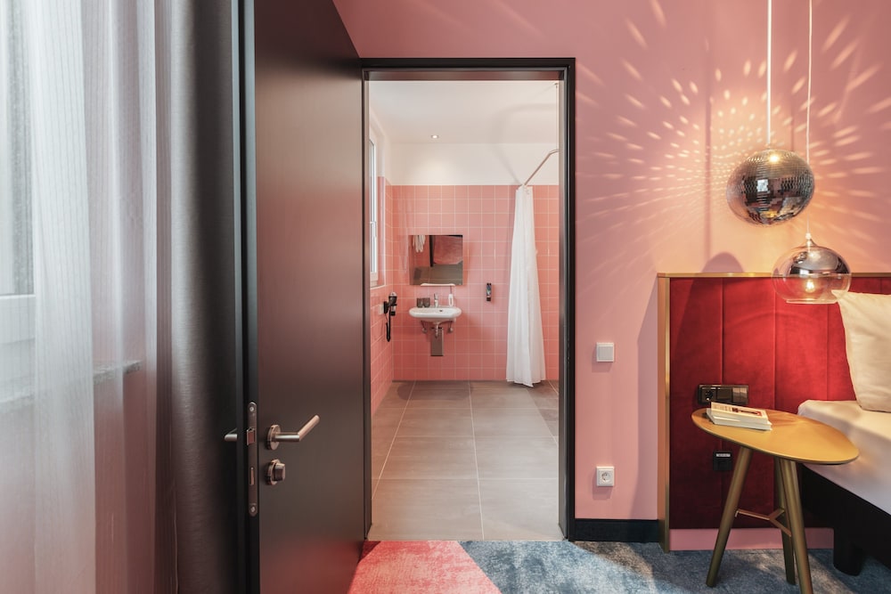 Holiday Inn - the niu, Loco Munich North, an IHG hotel 24/76