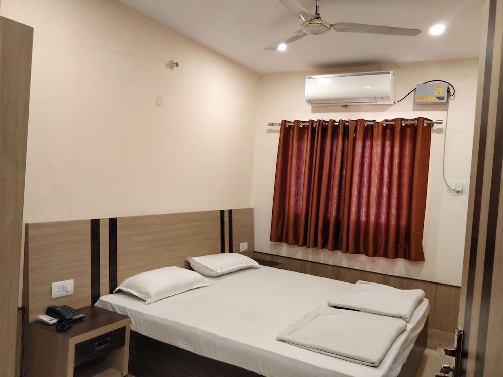 Central Hotel 25/62