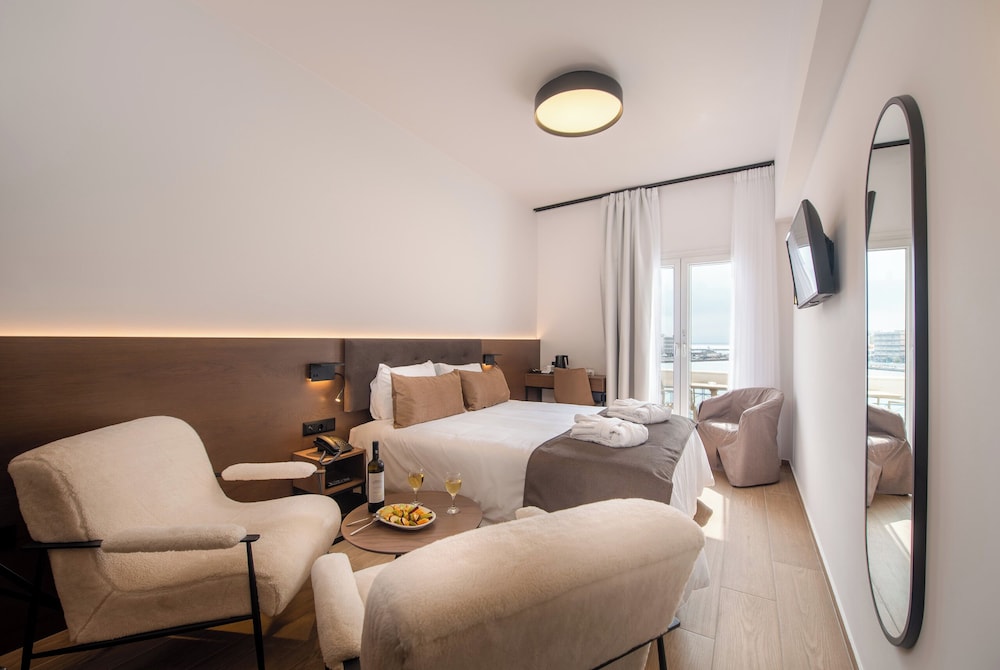 DELUXE, DOUBLE BED