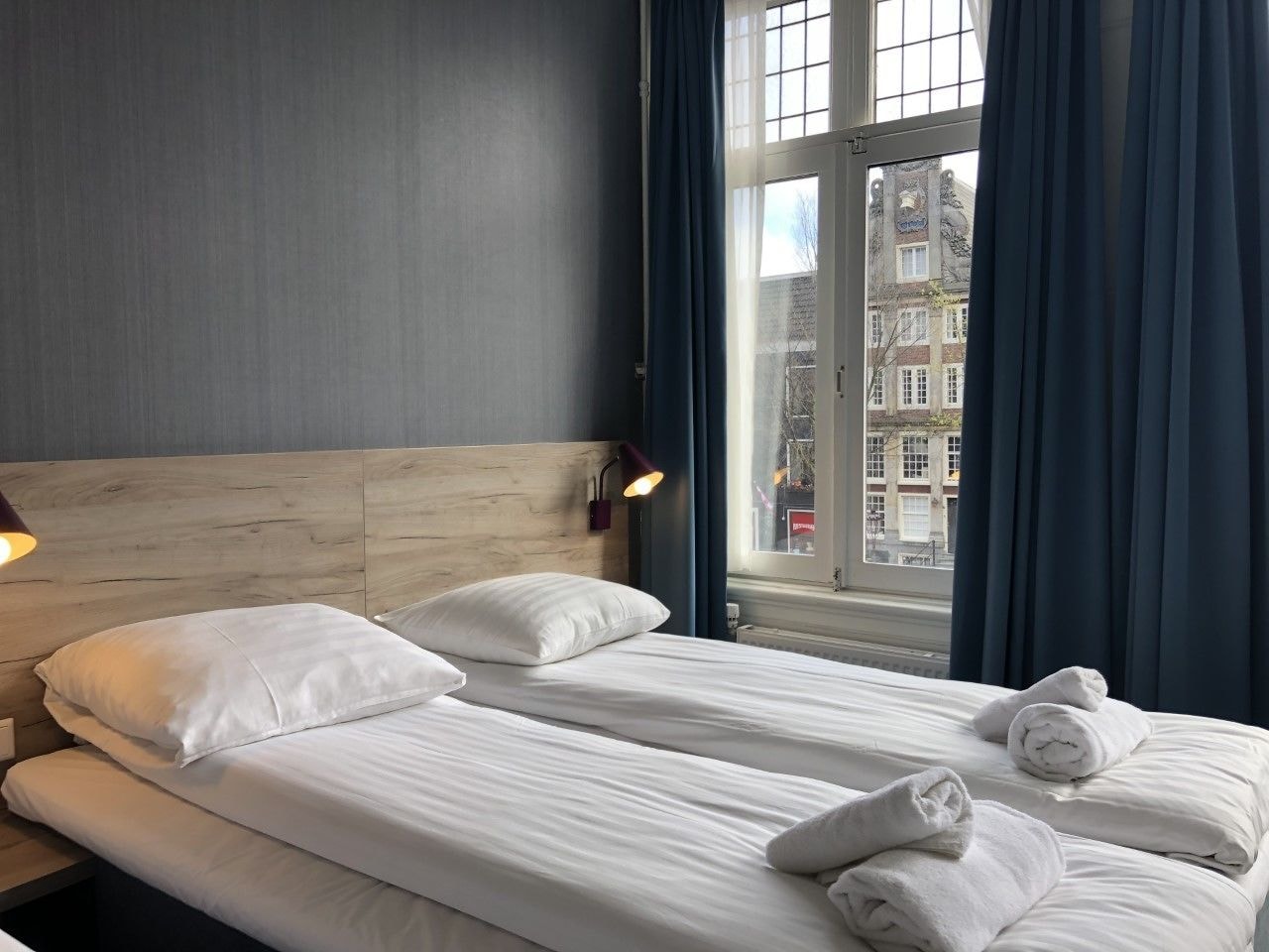 ROOM, DOUBLE BED