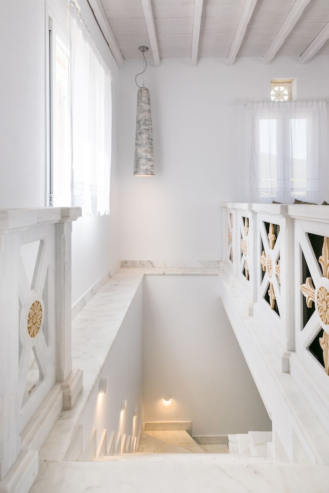 Imarkellis Boutique Villas 18/47