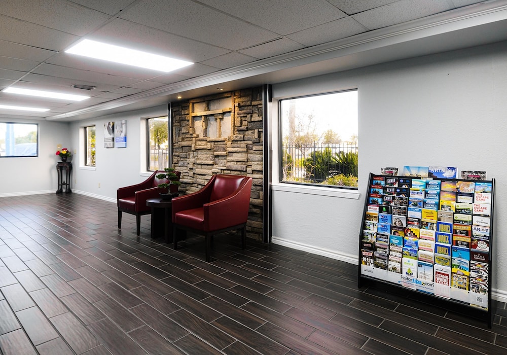 SureStay by Best Western Channelview 24/37