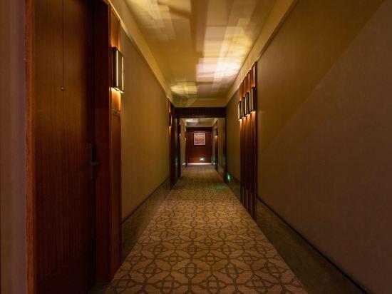 Ruili Hotel 36/40