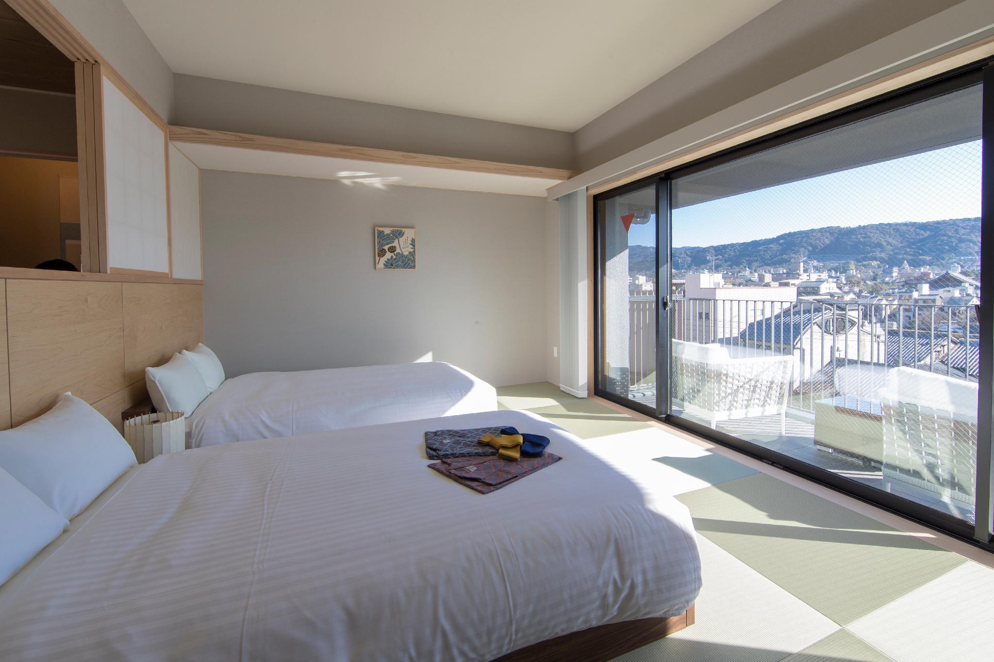 Semi Room, Suite, Futon Bed, 2 Semi Double Beds, Mountain View