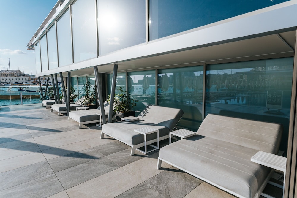 Azur Hotel by ST Hotels 32/42