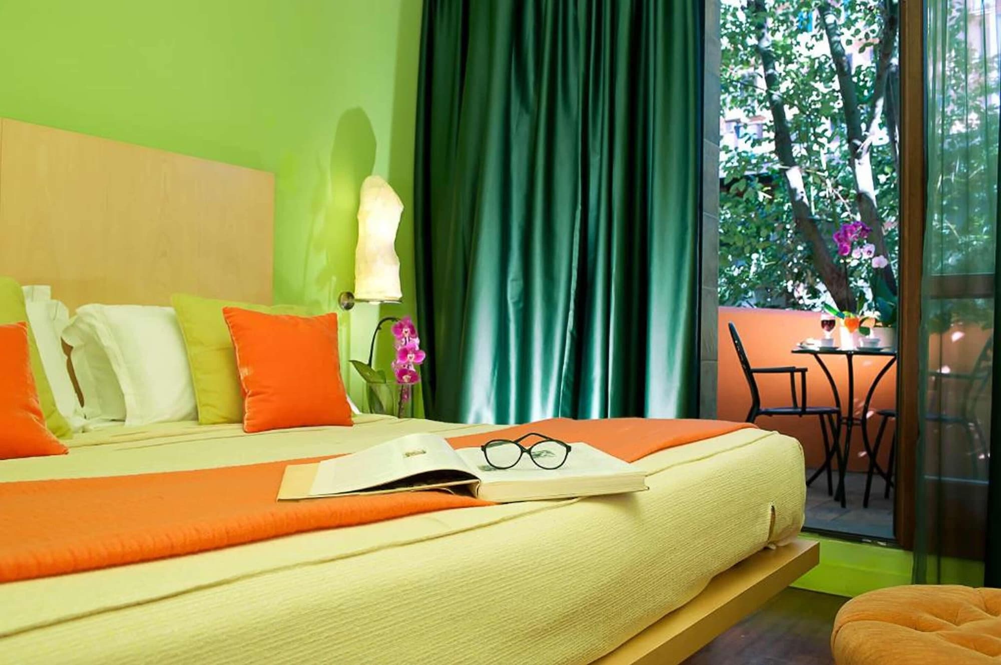 ROOM, SINGLE, DOUBLE BED
