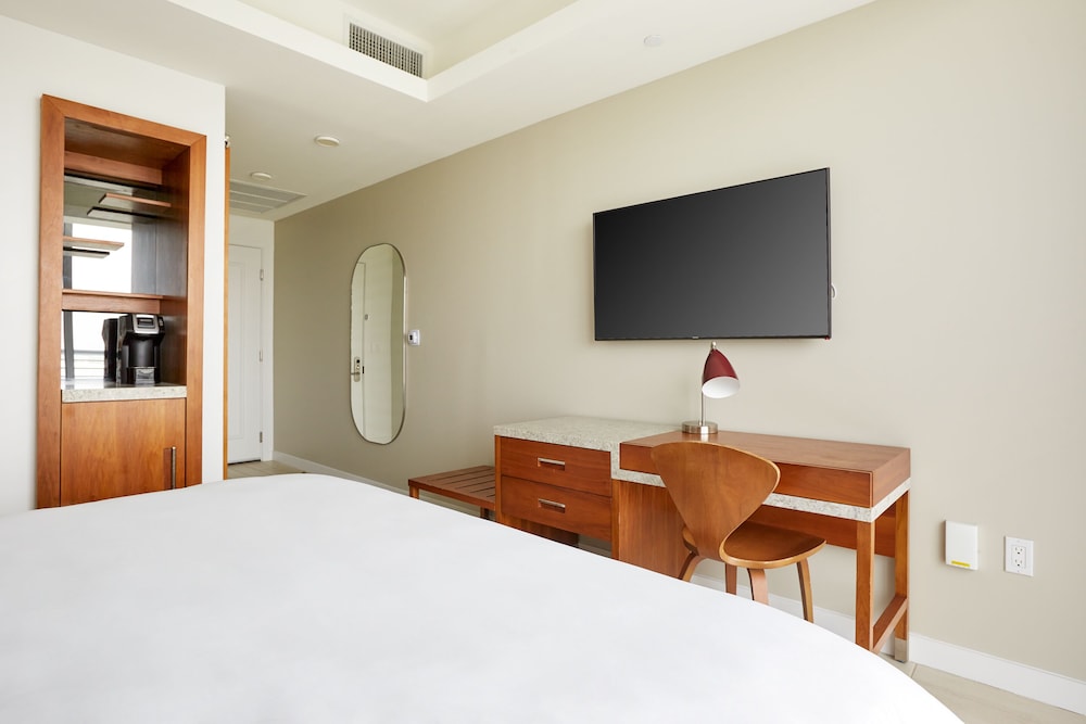 CIRC HOTEL 10/59