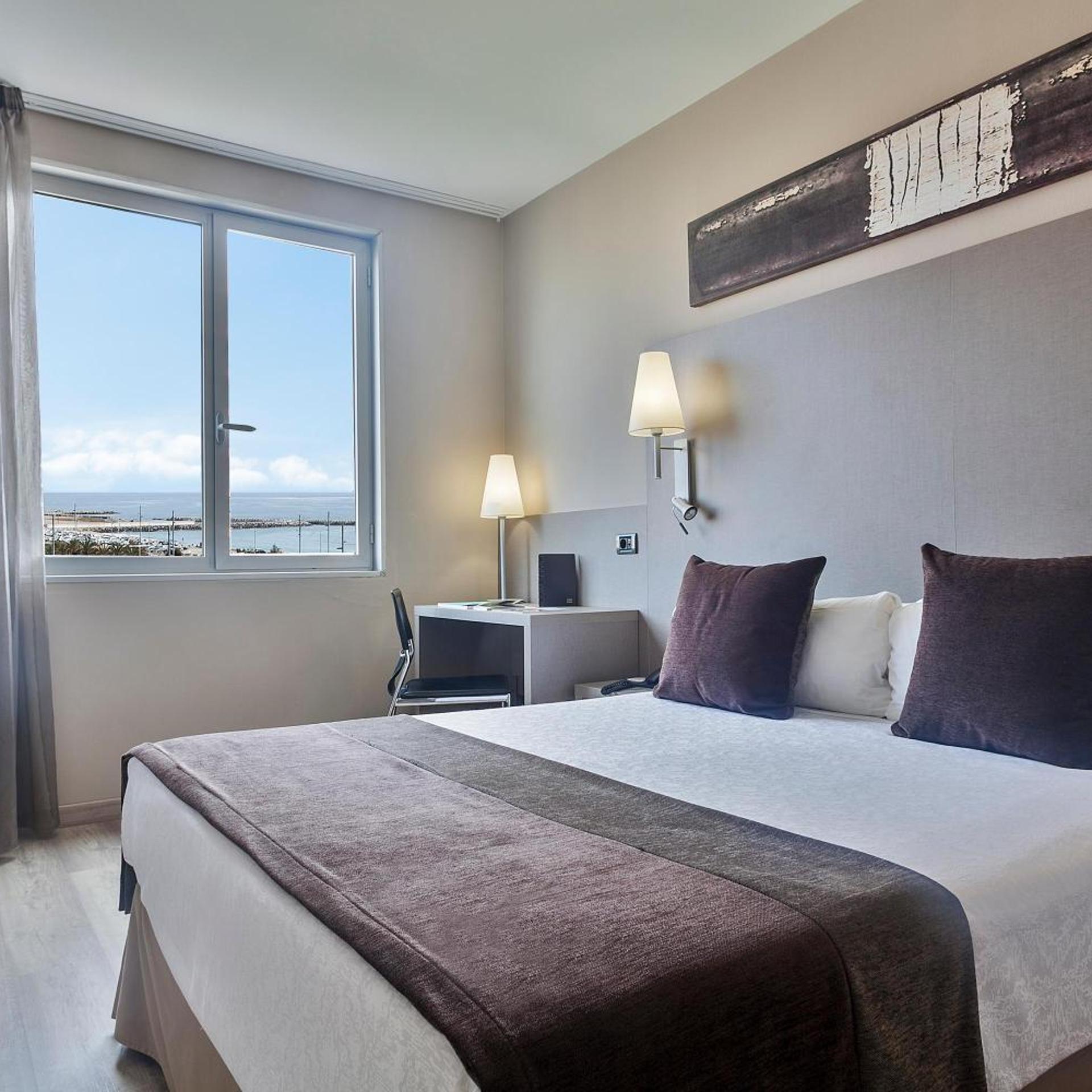 ROOM, DOUBLE BED