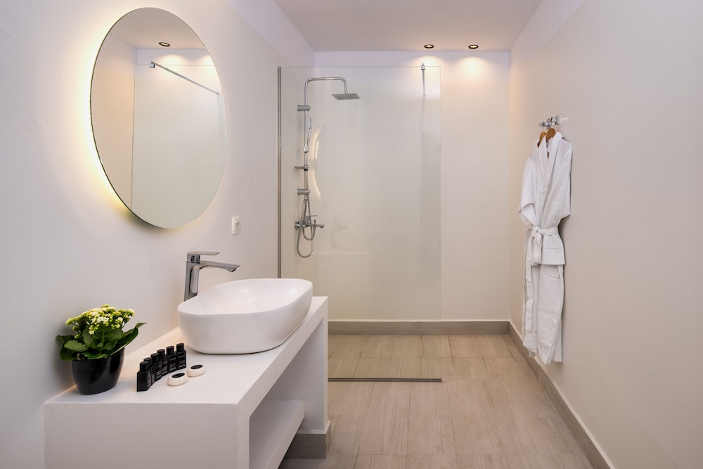Palm Island Suites Santorini 63/66