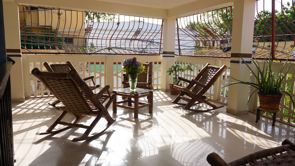 HOTEL LUIS V 37/43