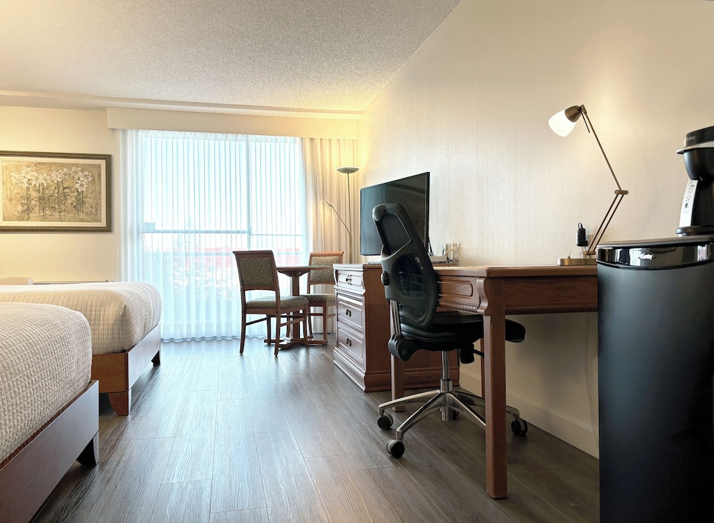 غرفة عائلية بسريرين كوين بإطلالة على الحديقة، Hotel Castel 6/8