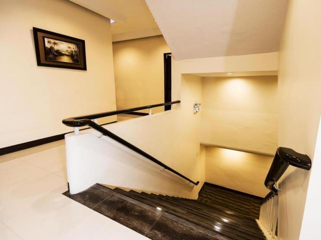 Winzelle Suites 8/24