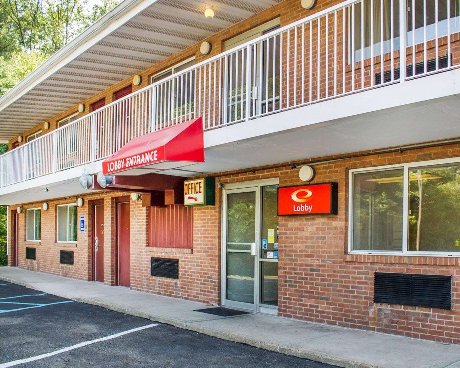 Econo Lodge Drums 8/32
