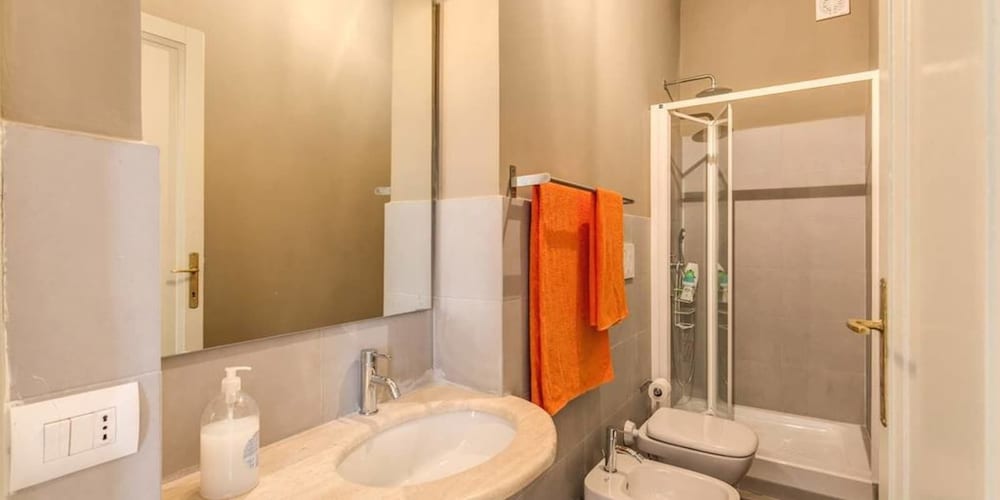 Monti - Coliseum 3 bedroom apartment 23/32