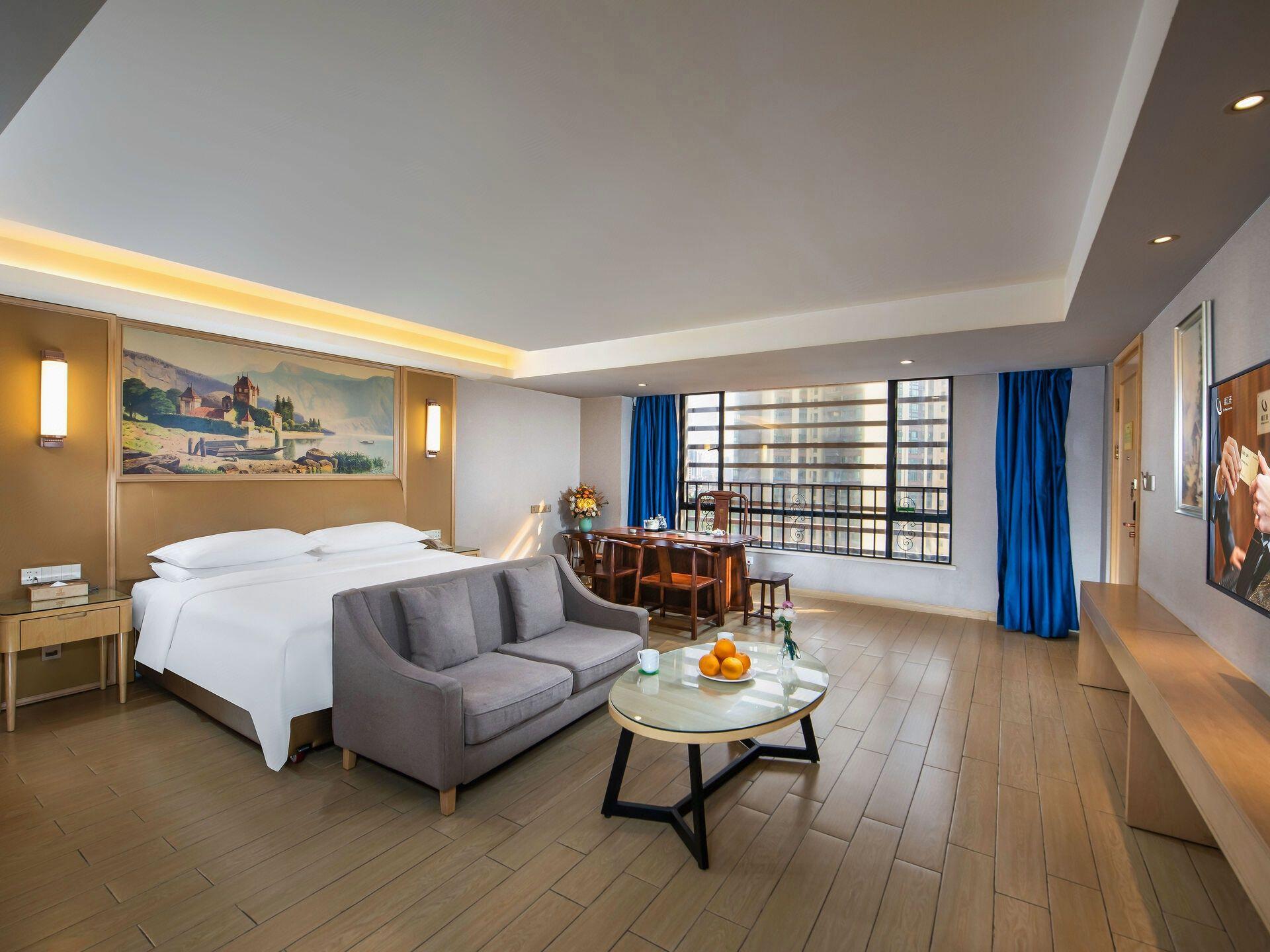 Vienna International Hotel (Guangzhou North Railway Station Branch) 14/35