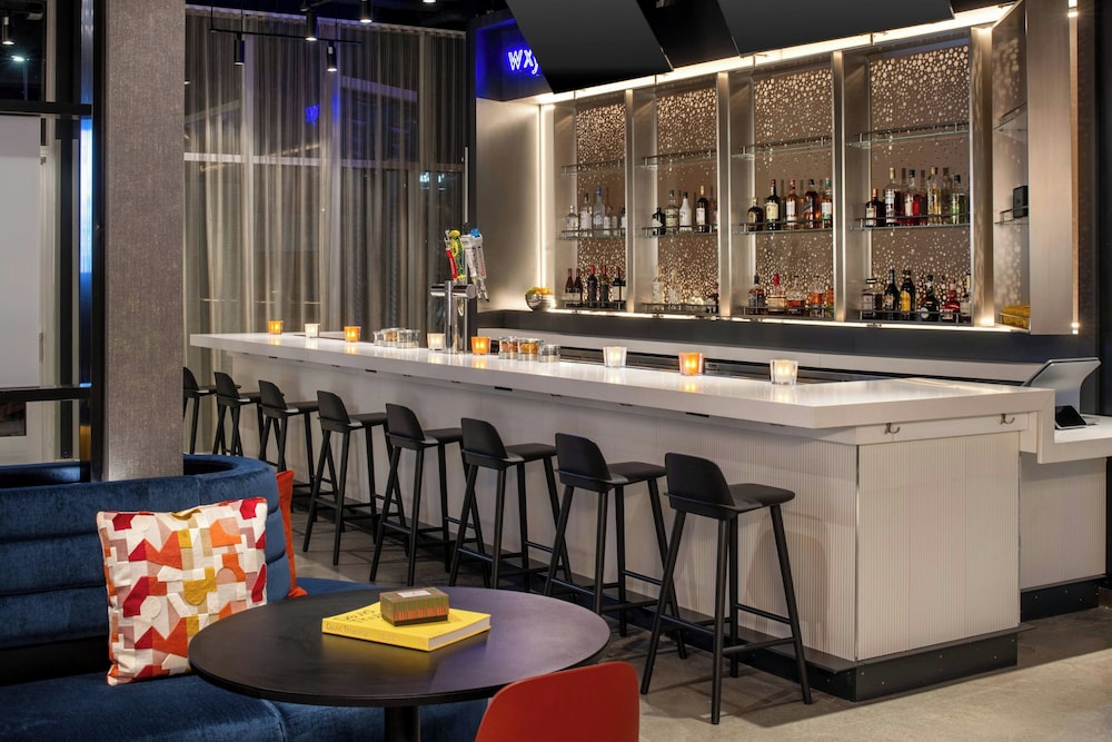 Aloft Sacramento Airport Natomas 25/43