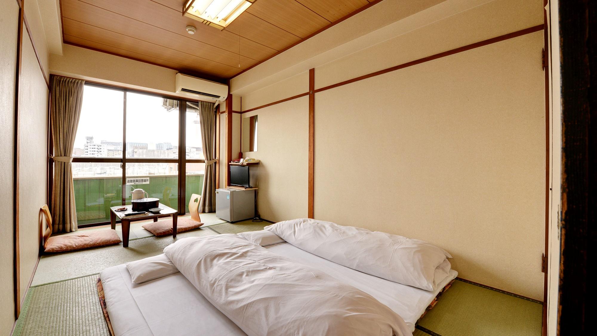 Japanese, No Bathroom, Smoking Type Not Guaranteed
