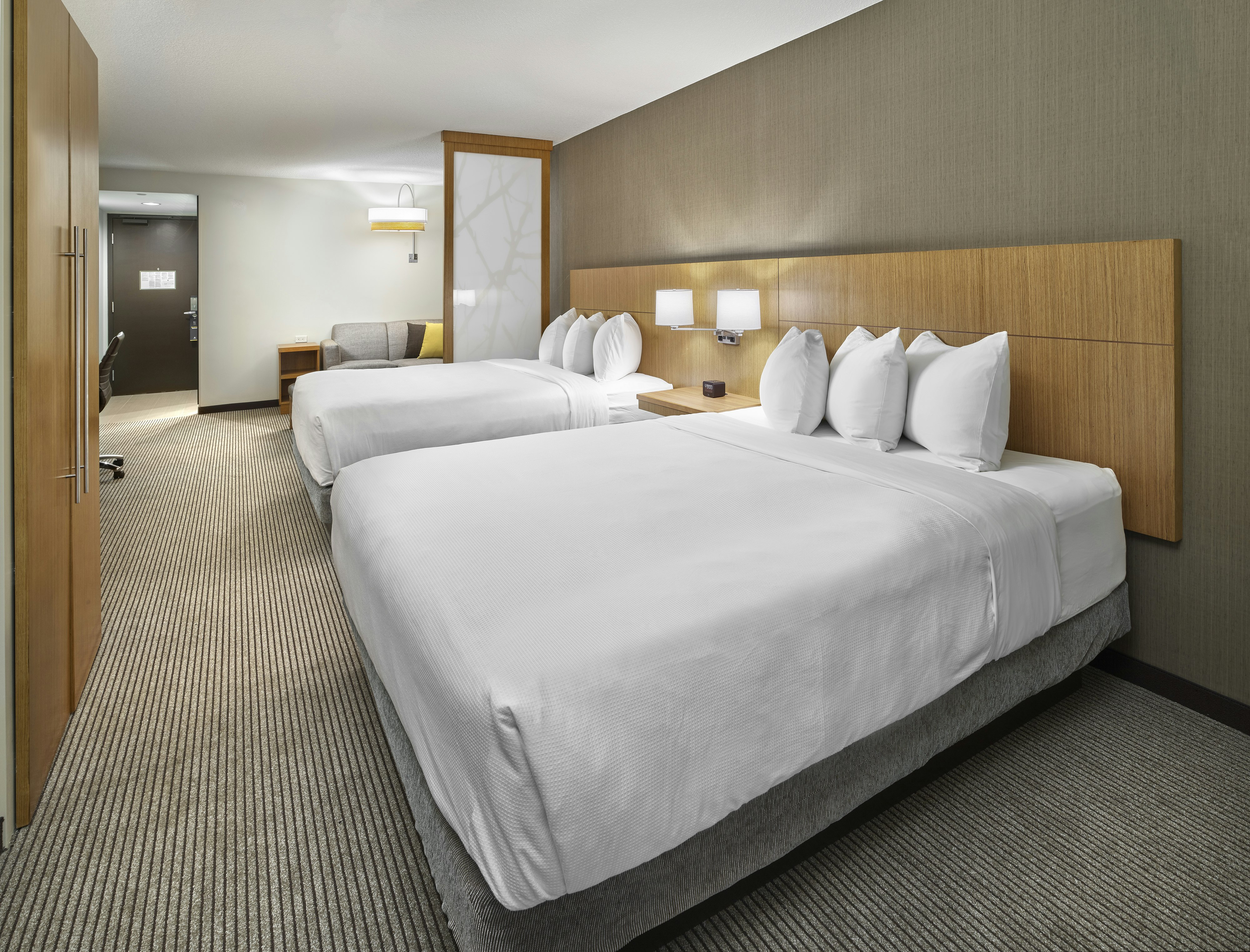 ROOM, 2 QUEEN BEDS, SOFA