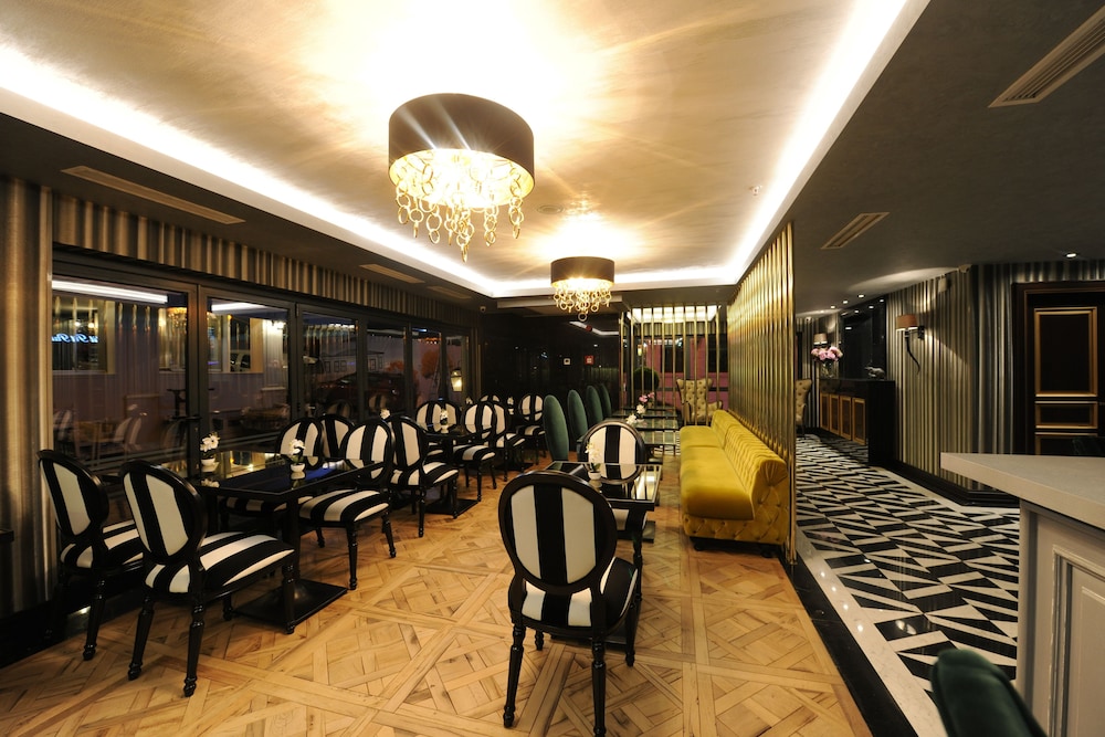 Le Petit Palace Hotel 37/50