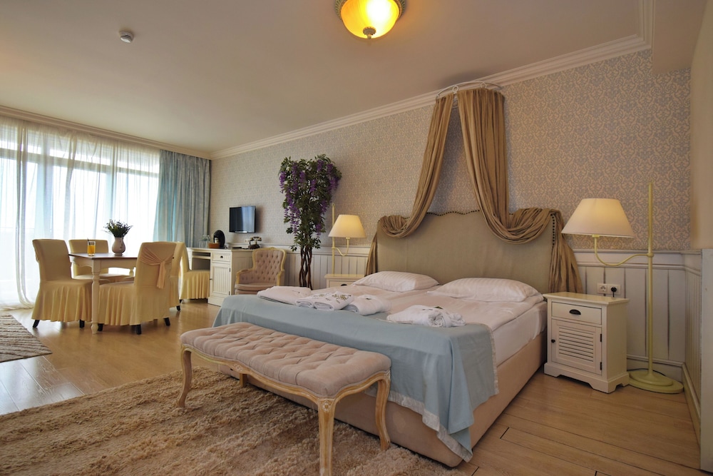 Therma palace 29/66
