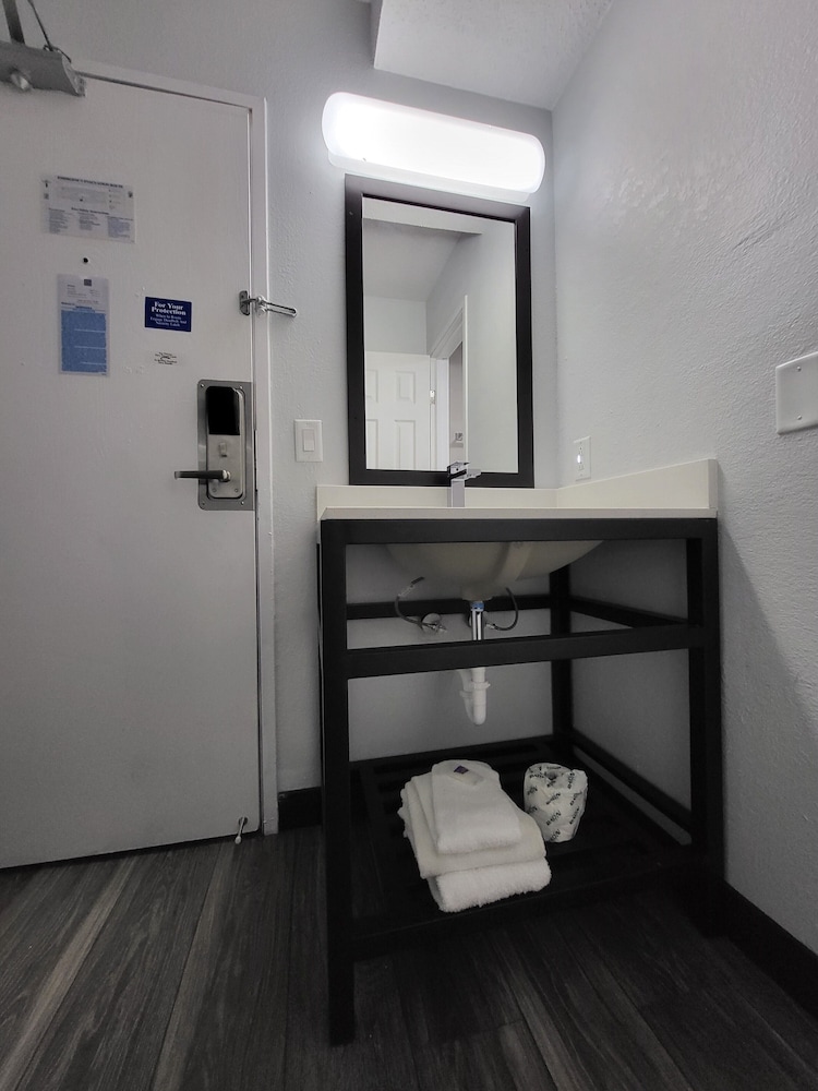 Motel6 Omaha, NE 55/55