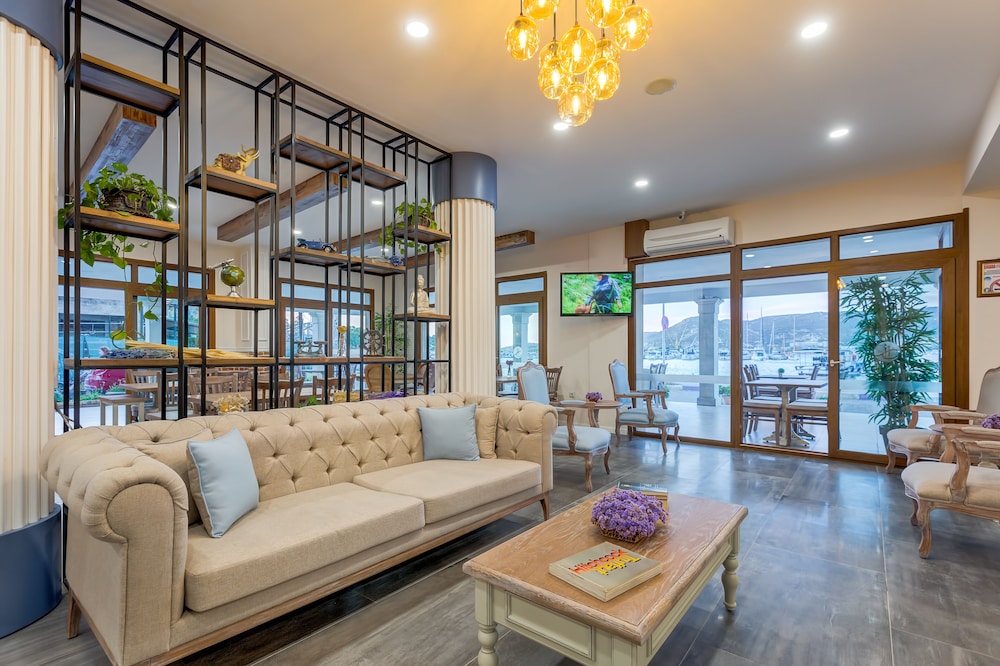 Hanedan Hotel 17/40