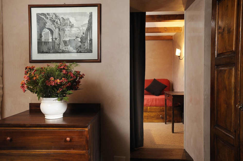 Hotel Residenza San Calisto 7/61