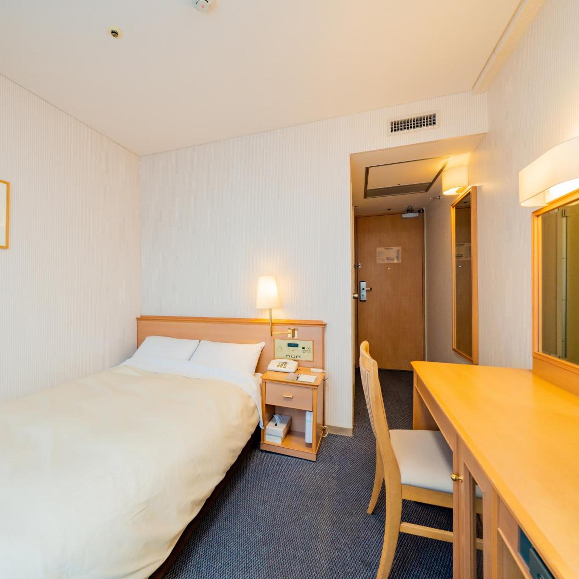 Room, Semi Double Bed