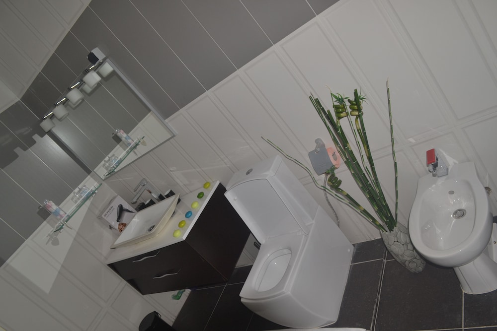 1 BEDROOM, HONEYMOON, SUITE, CITY VIEW