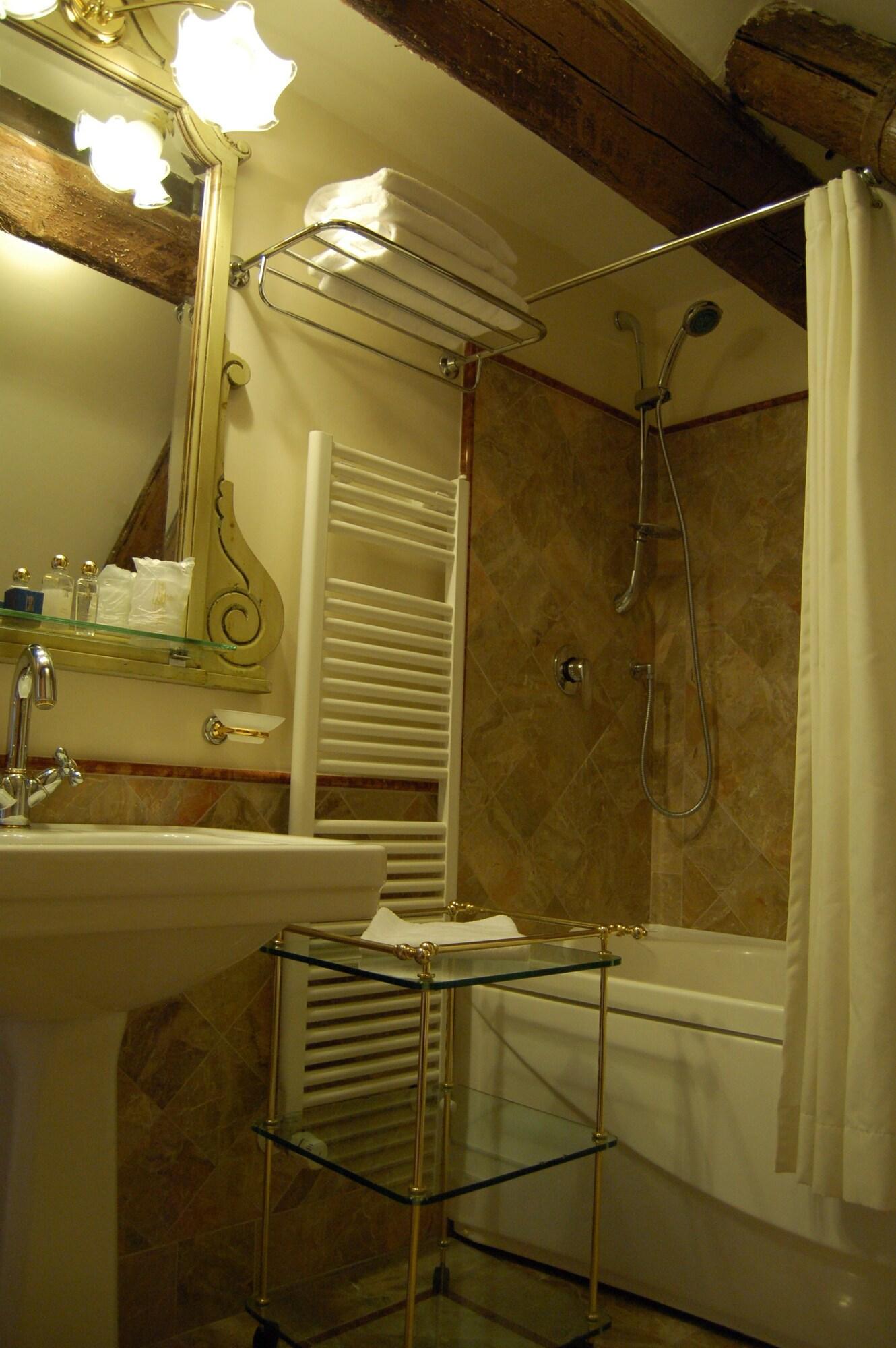 Suite, Lagoon View, Garden Area