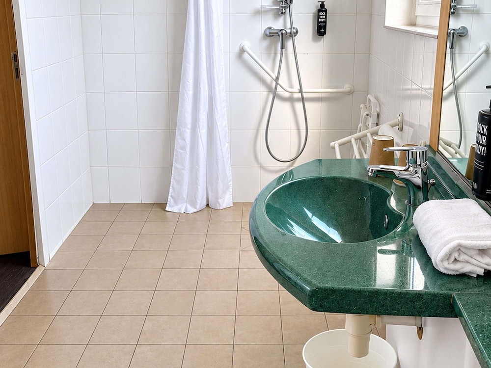 Ibis Lyon Sud Saint Rambert 23/42