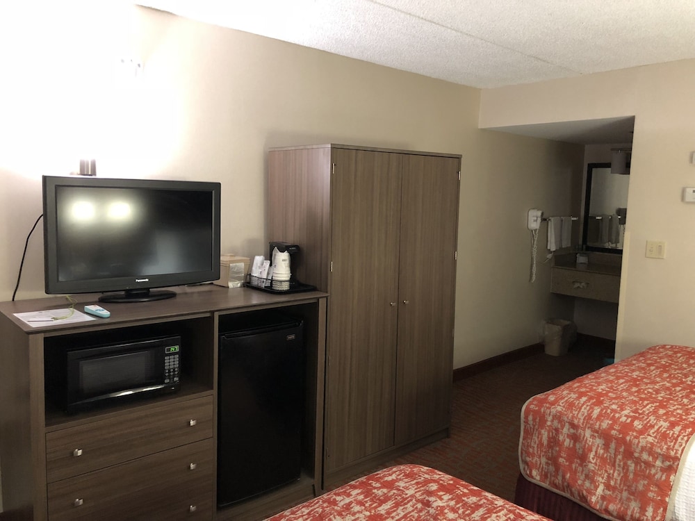 MHO INN and SUITES 44/48