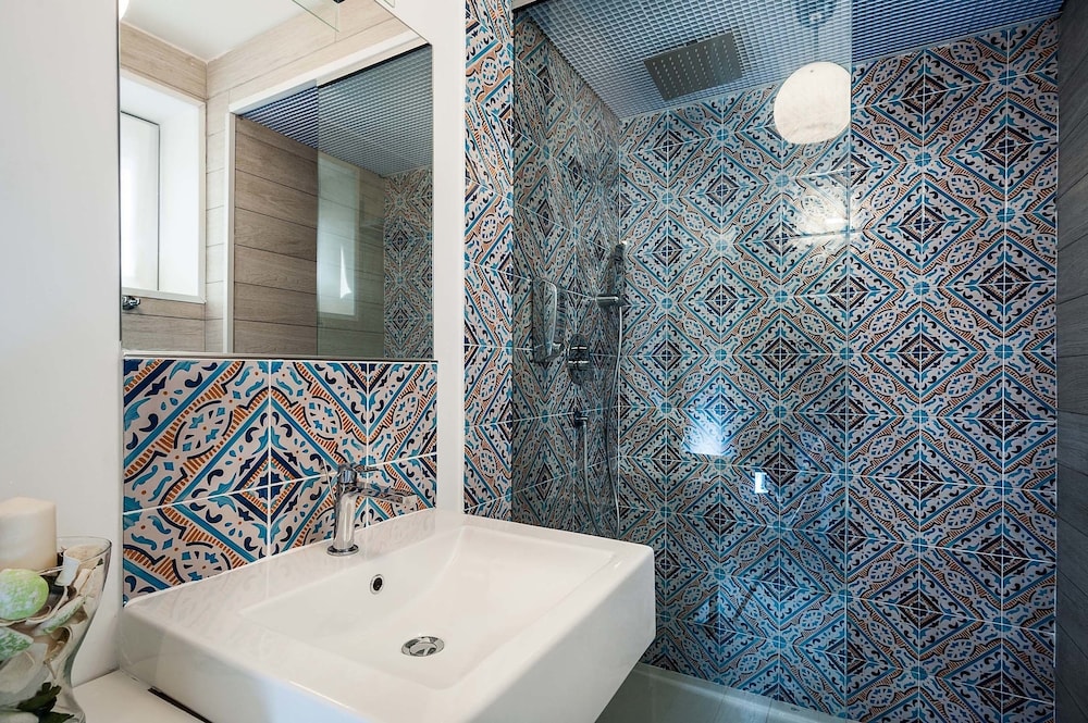 Isola Bella Infinity Suites 49/50