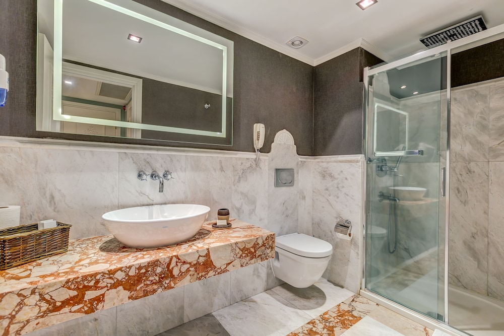 Antmare Hotel 50/50