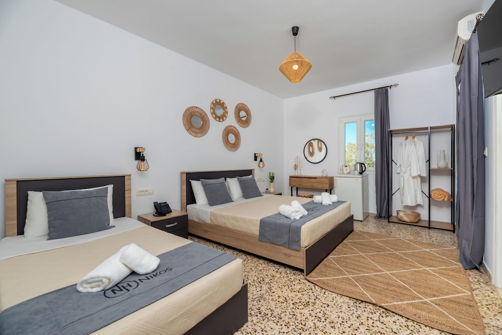 ROOM, TRIPLE
