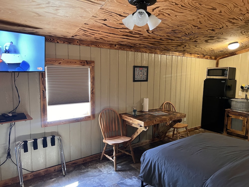 Ozark Village Resort 17/67