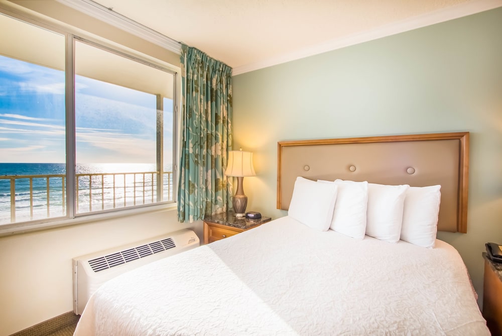 Beachside Resort 10/62