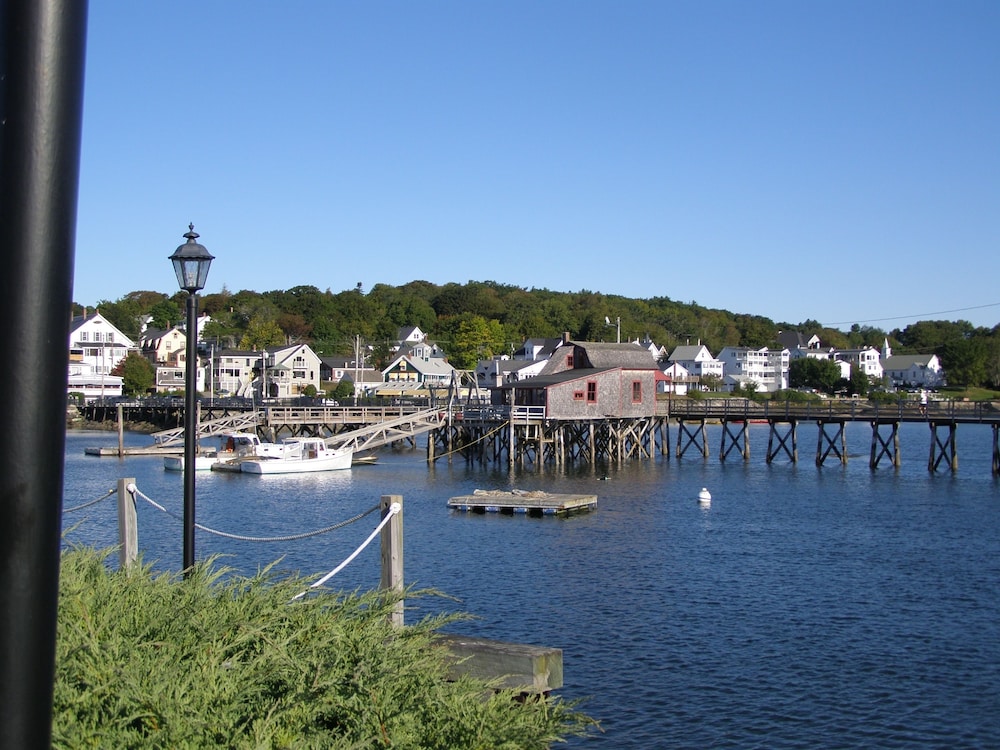 Boothbay Harbor Inn 56/69