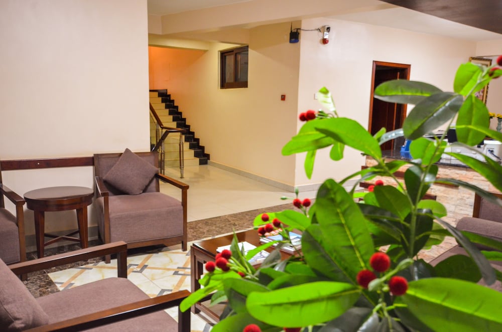 HILLSIDE PLAZA HOTEL 33/66