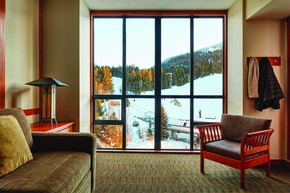 Pan Pacific Whistler Mountainside 30/44