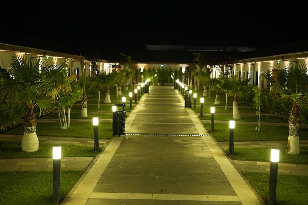 Expo Garden Hotel 44/50