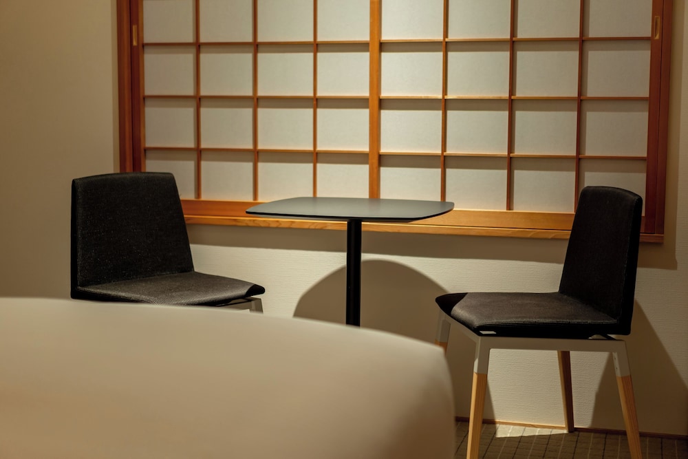 Hachi Inn 41/49