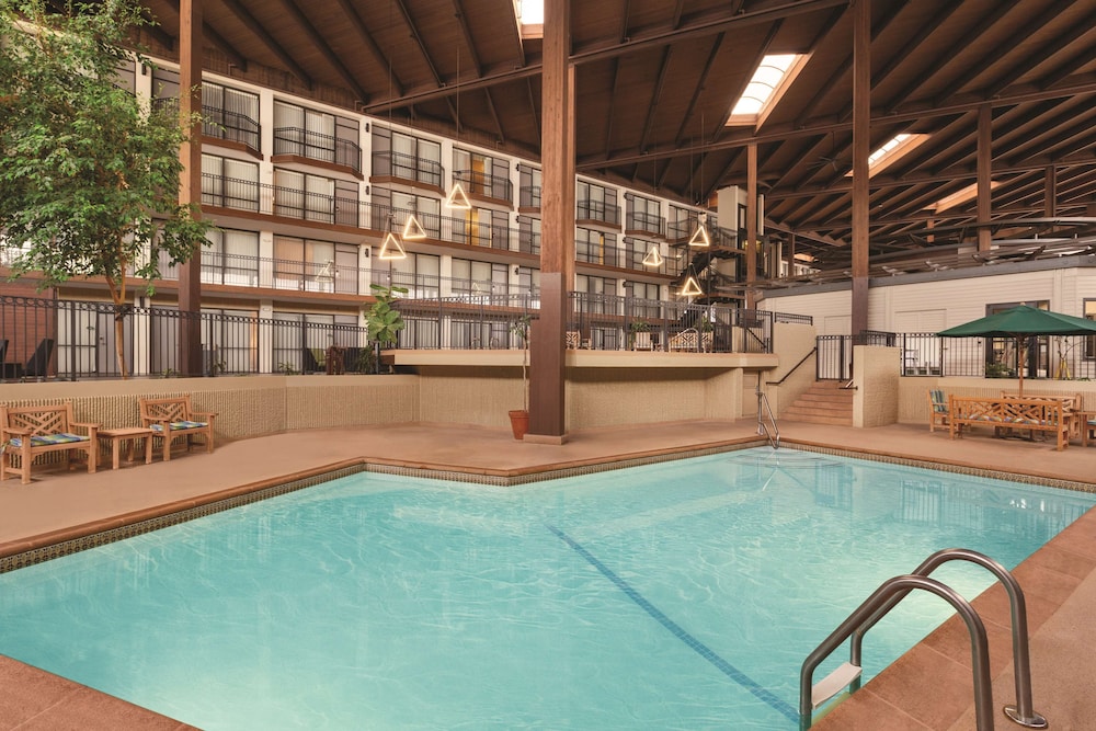 Radisson Hotel Lenexa Overland Park 7/54