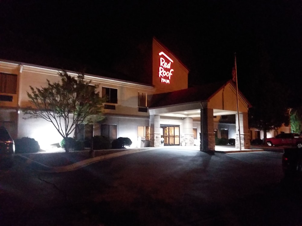 Red Roof Inn Hendersonville 8/32