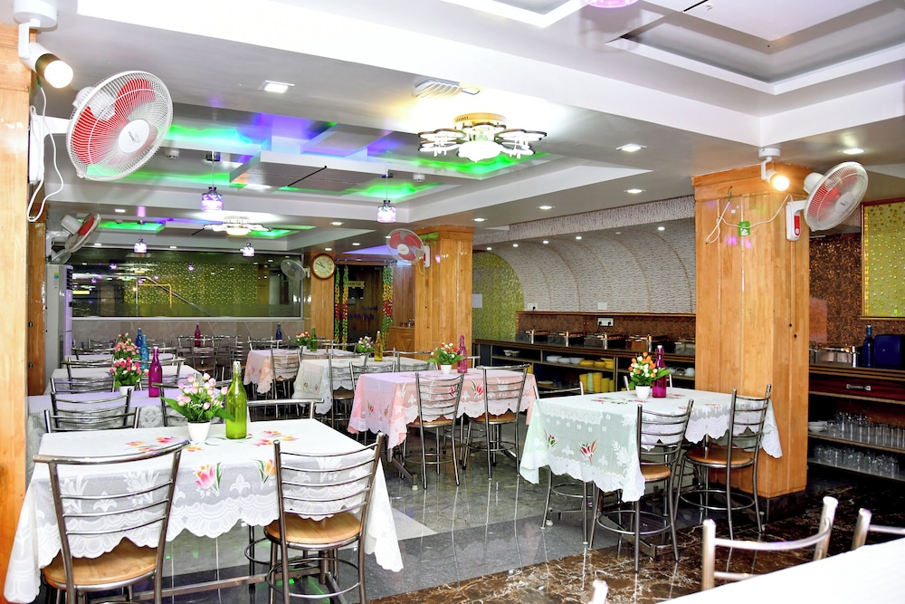 Gkm Grand Hotel 36/50