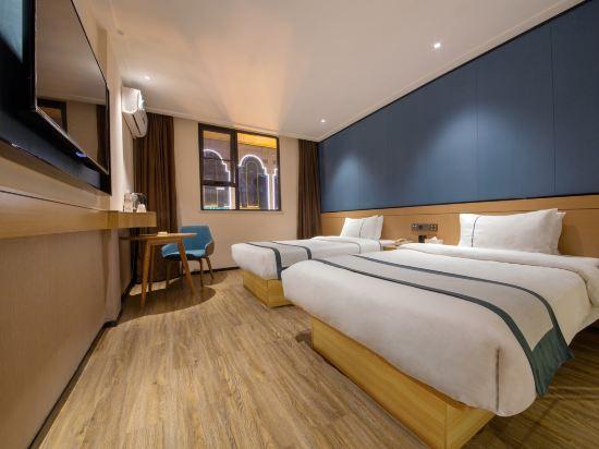 Room, Twin Beds, Lake View