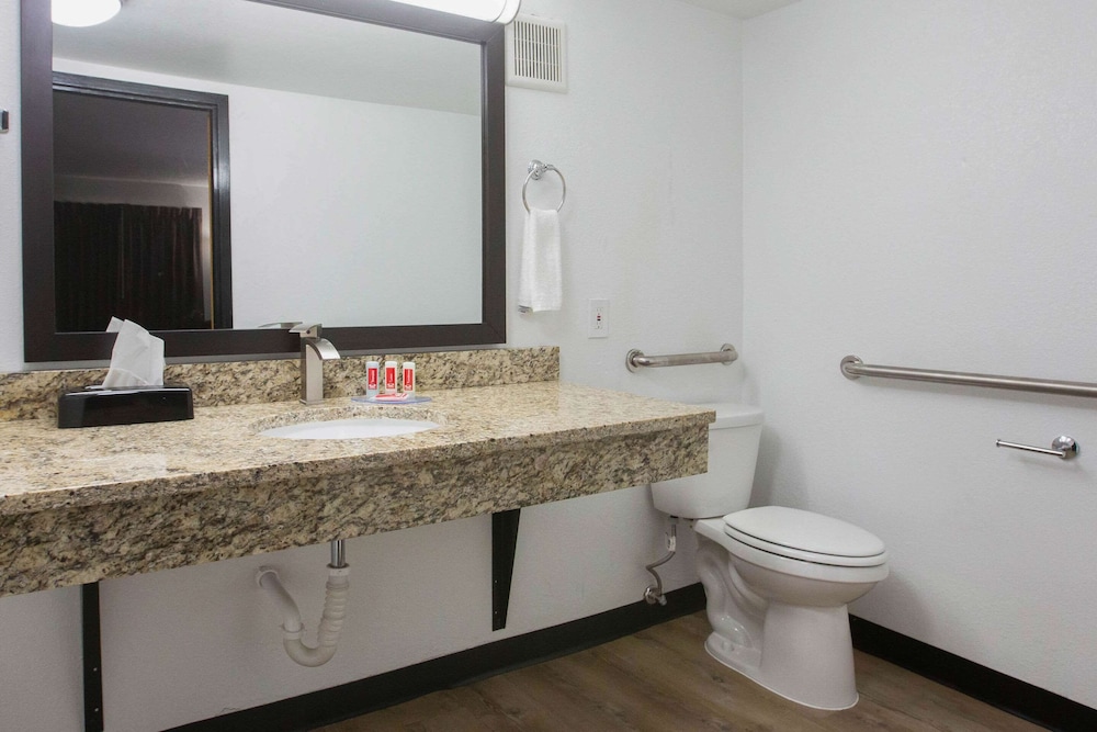 Econo Lodge Lithonia 12/29