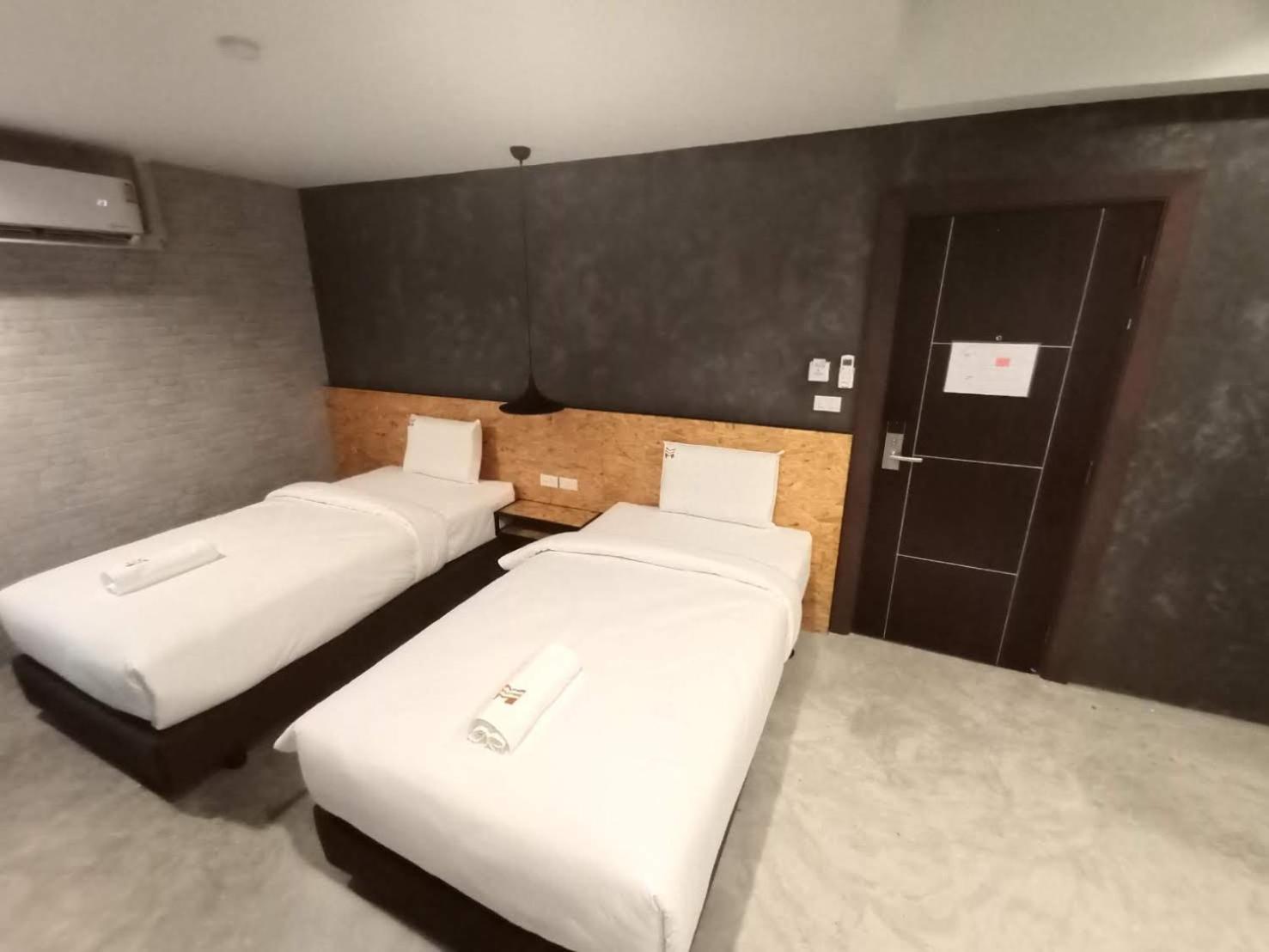 Modern Budget Hotel HatYai Thailand 10/46