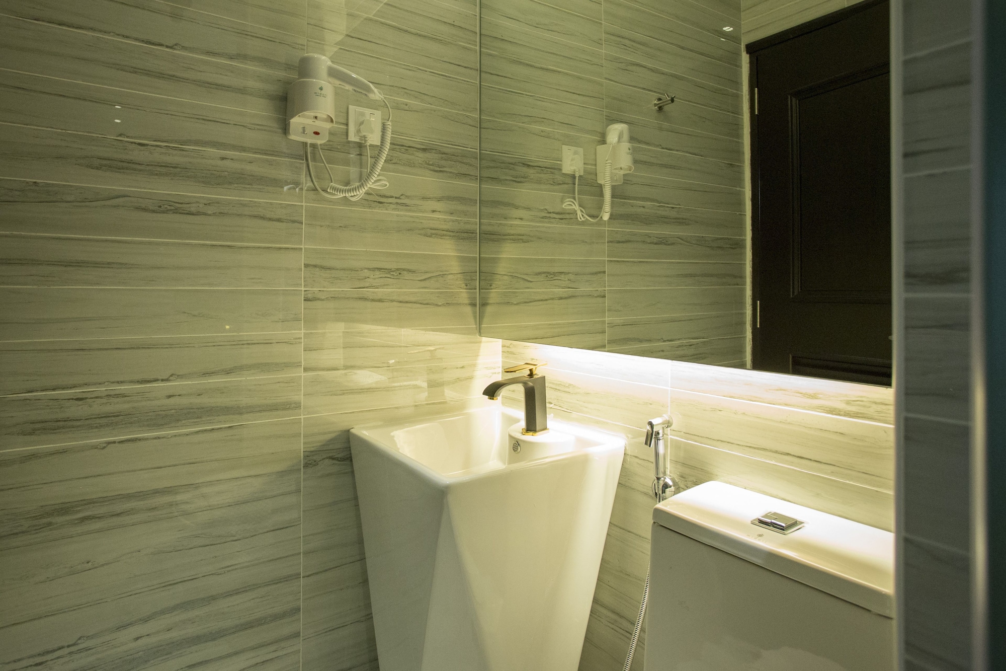 Deluxe, Triple, 1 King and 1 Single Beds, Midori Concept Hotel 8/10